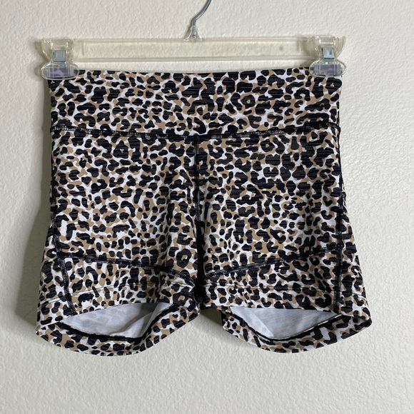 Outdoor Voices tech sweat shorts Sz small leopard EUC - Picture 1 of 4